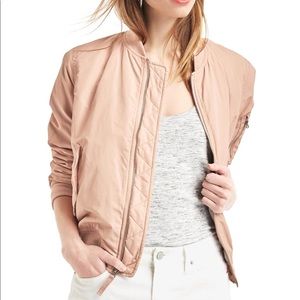 SOLD HOST PICK 🌺🍾🤩 Blush burgundy bomber